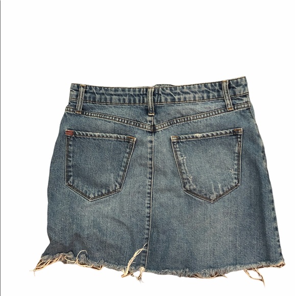 Denim skirt from Urban Outfitters 💙 - Picture 3 of 3